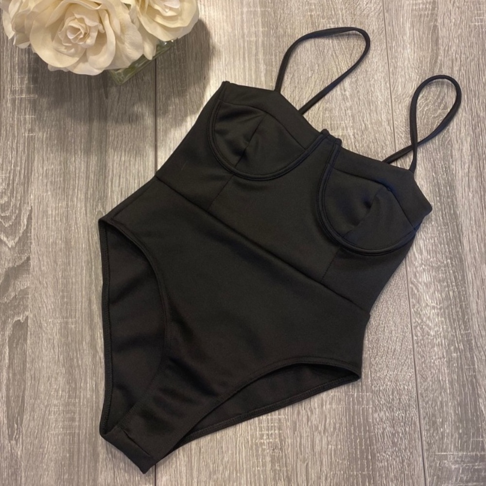 NWOT Boohoo Black Bustier Body Suit